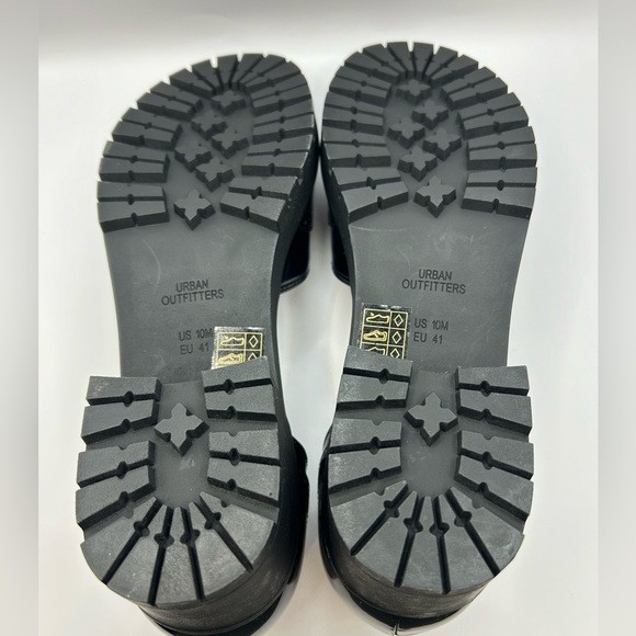 Urban Outfitters Black Patent Leather Wingtip Chunky Heel Mary Janes | Size 10 - Picture 8 of 12